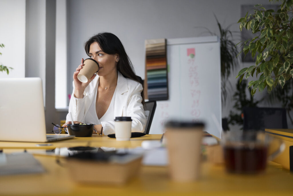 El Poder del Café 4 person getting break time office